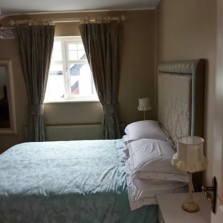 Lir Bed & Breakfast *